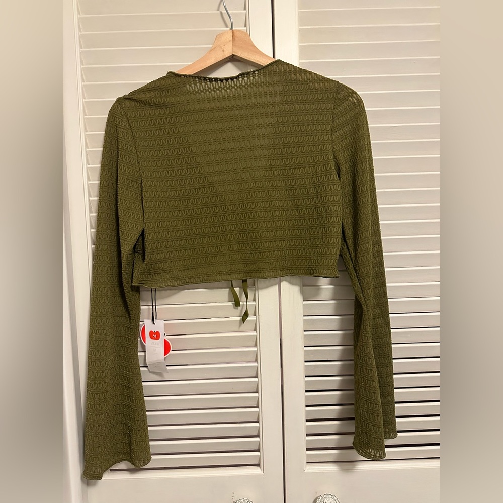 Cider medium sized green cropped cardigan. Never been worn, with tags - Picture 3 of 5